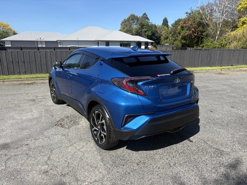 2018 Toyota C-HR 1.8 Hybrid G 5 Dr SUV CVT FWD, photo 2