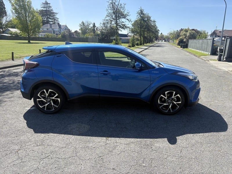 2018 Toyota C-HR 1.8 Hybrid G 5 Dr SUV CVT FWD, photo 3