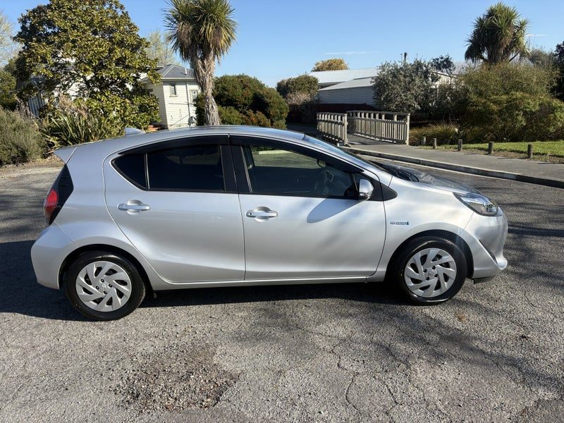 2019 Toyota Aqua 1.5 Hybrid S 5 Dr Hatch CVT 2WD, photo 3