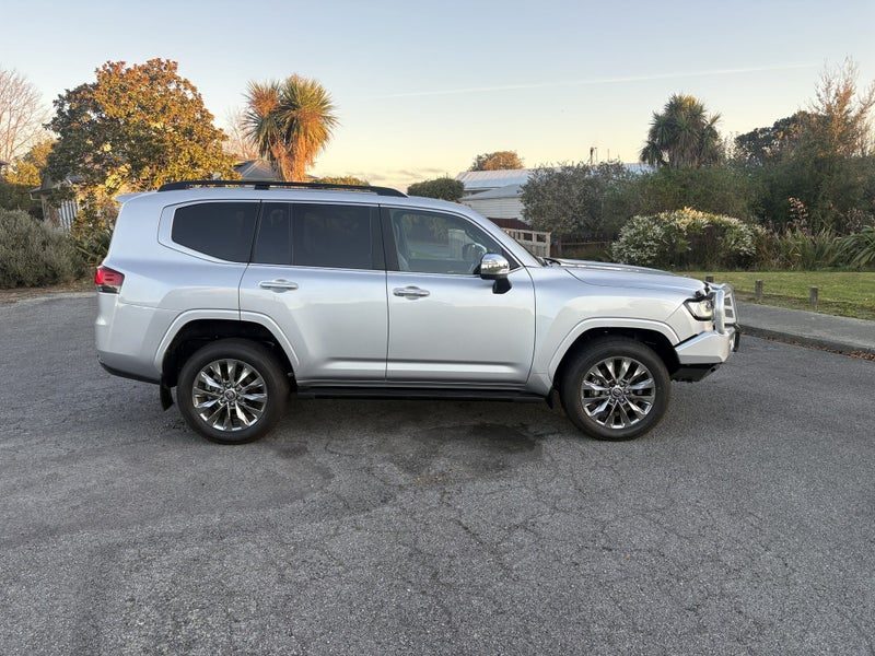 2024 Toyota Land Cruiser VX Limited, photo 3