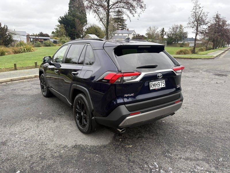 2025 Toyota RAV4 Limited, photo 2