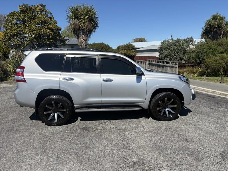 2017 Toyota Land Cruiser Prado VX, photo 3