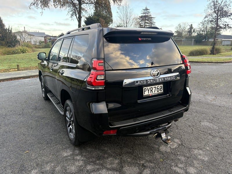 2023 Toyota Land Cruiser Prado VX, photo 2