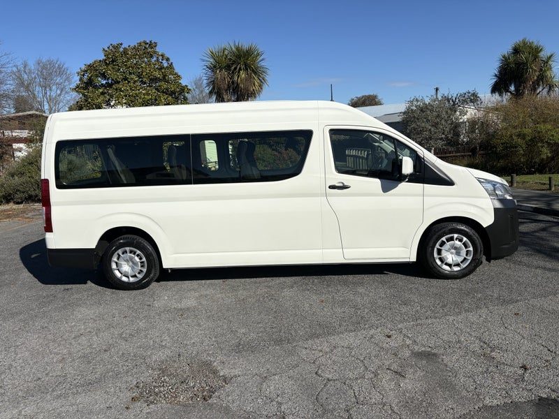 2022 Toyota Hiace ZX 2.8DT 6AT RWD GVN/4D/2S, photo 3