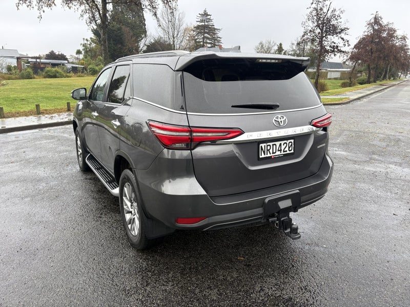 2021 Toyota Fortuner Limited, photo 2