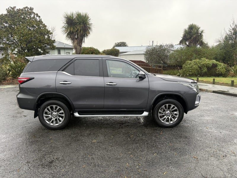 2021 Toyota Fortuner Limited, photo 3