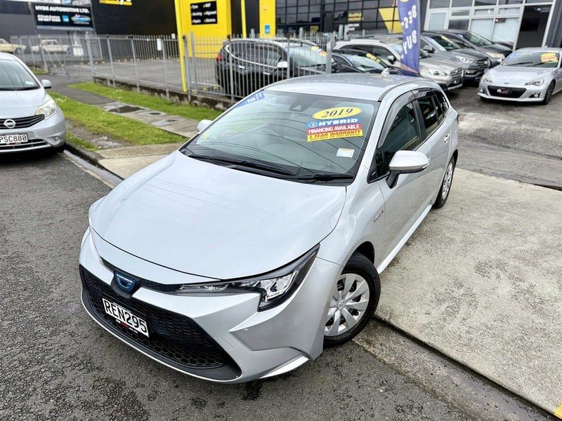2019 Toyota Corolla Touring, photo 2