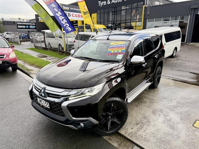 2017 Mitsubishi Pajero Sport VRX 7 Seater, photo 2