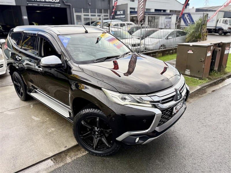2017 Mitsubishi Pajero Sport VRX 7 Seater, photo 3