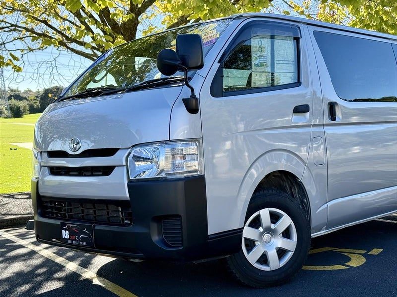 2020 Toyota Hiace 5 Door Diesel Fresh Import, photo 2