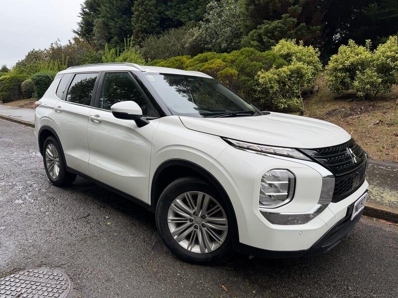 2022 Mitsubishi Outlander LS 2.5P/4WD/CVT