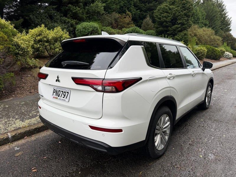2022 Mitsubishi Outlander LS 2.5P/4WD/CVT, photo 3