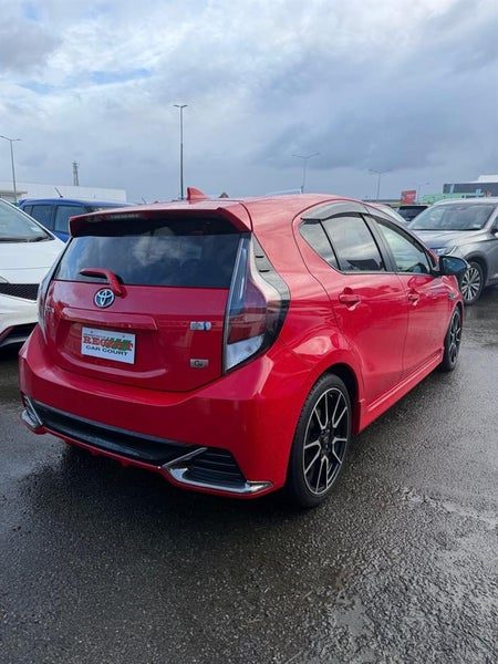 2016 Toyota Aqua S Hybird, photo 3