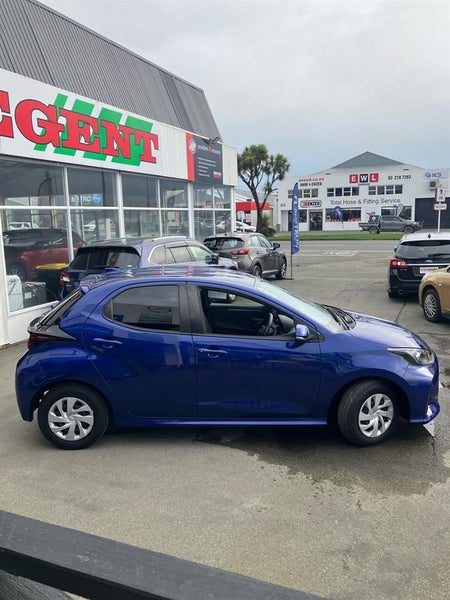 2021 Toyota Yaris 1.5 Hybrid X, photo 2