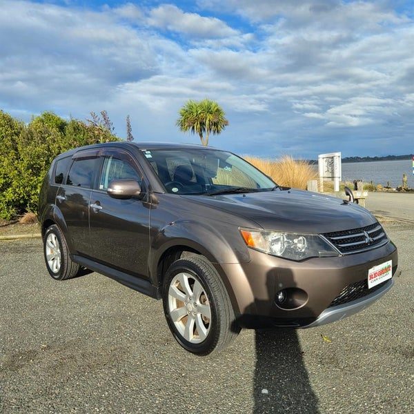 2012 Mitsubishi Outlander G 2WD/4WD 7 Seater