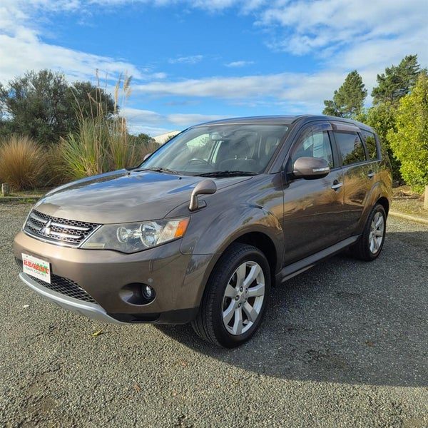 2012 Mitsubishi Outlander G 2WD/4WD 7 Seater, photo 3