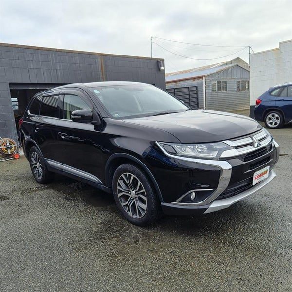 2017 Mitsubishi Outlander G 2WD/4WD 7 Seater
