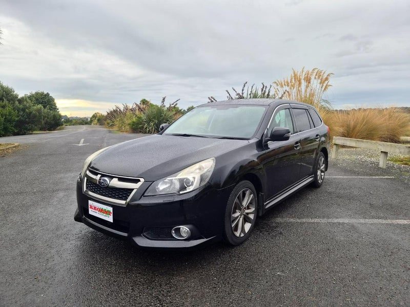 2013 Subaru Legacy Touring Wagon, photo 3