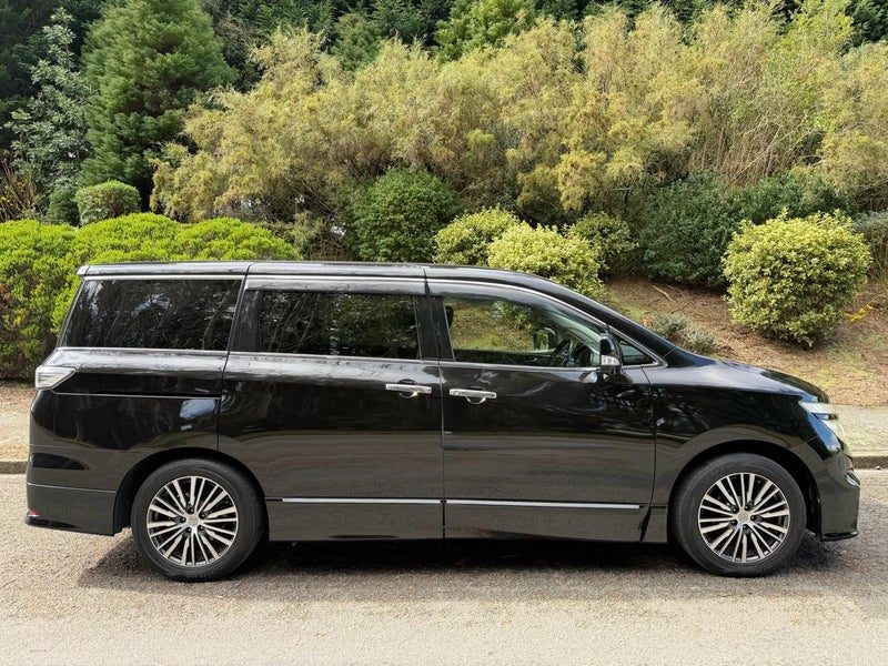 2014 Nissan Elgrand Highway Star 7 Seater, photo 2