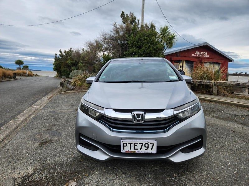 2017 Honda Fit Shuttle Hybrid, photo 2