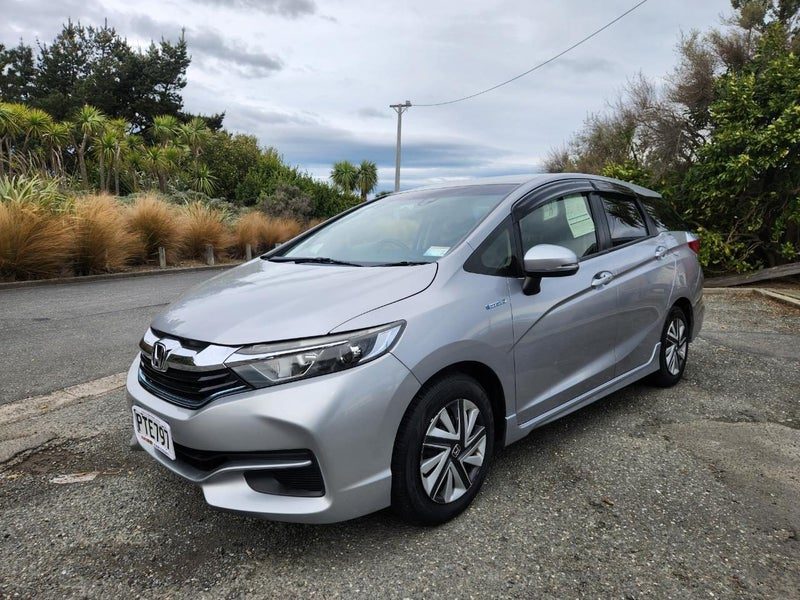 2017 Honda Fit Shuttle Hybrid, photo 3