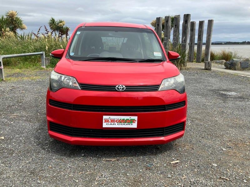 2015 Toyota Spade G, photo 2