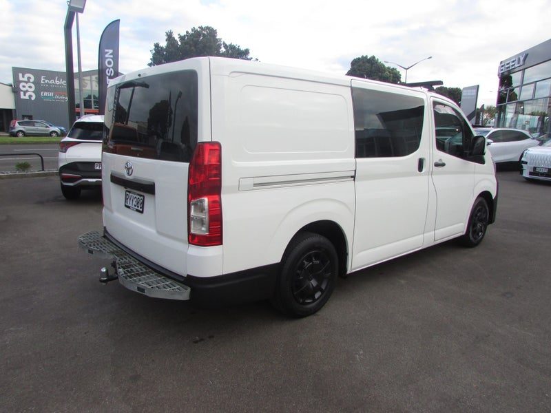 2019 Toyota Hiace ZR HVN 2.8DT/6AT, photo 3