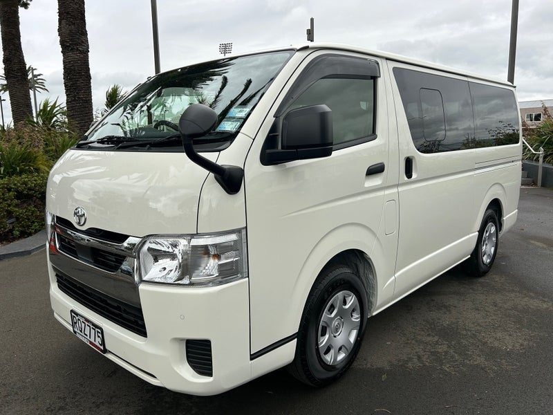 2025 Toyota Hiace, photo 3