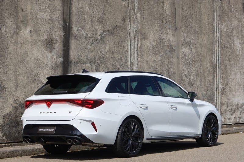 2026 Cupra Leon VZ Sportstourer, photo 3