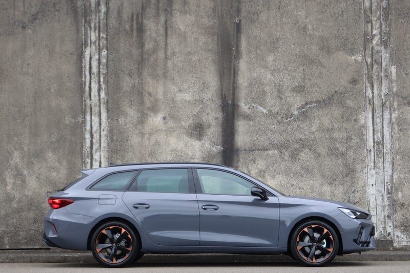 2026 Cupra Leon V Sportstourer, photo 2