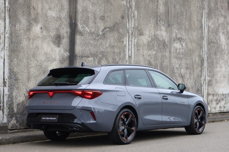 2026 Cupra Leon V Sportstourer, photo 3