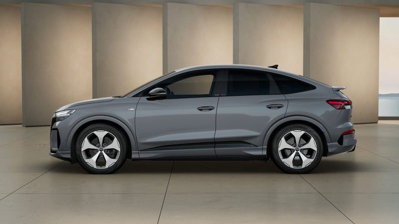 2026 Audi Q4 50 e-tron quattro S line Sportback, photo 2