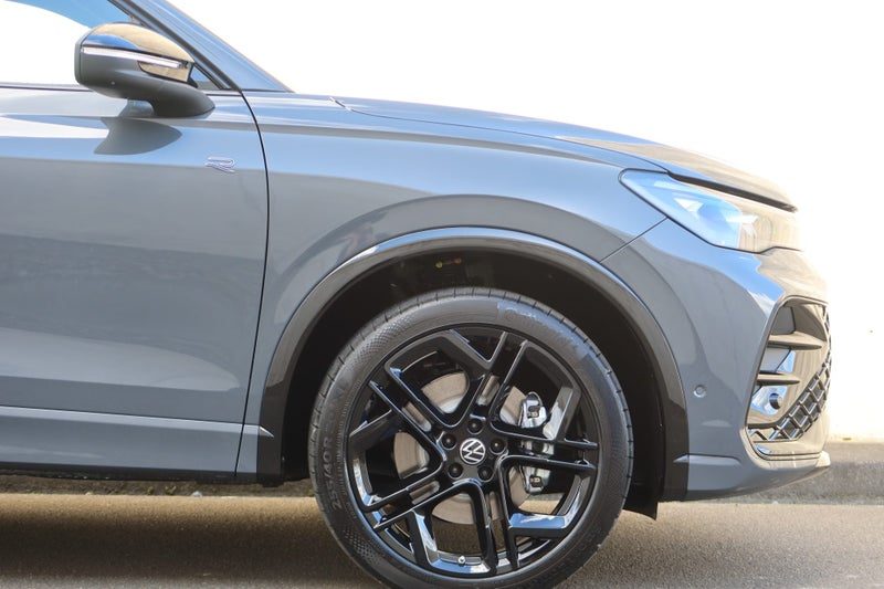 2026 Volkswagen Tiguan R-Line Black Pack, photo 3