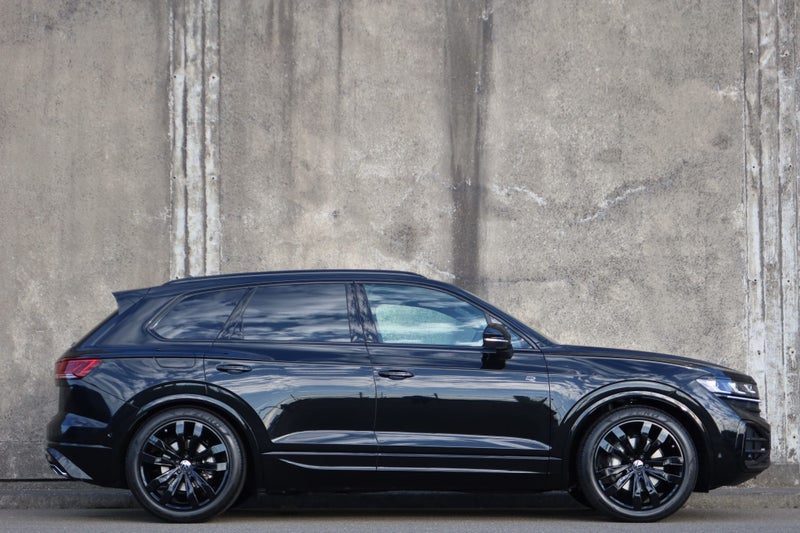 2026 Volkswagen Touareg V6S TDI R-Line, photo 2
