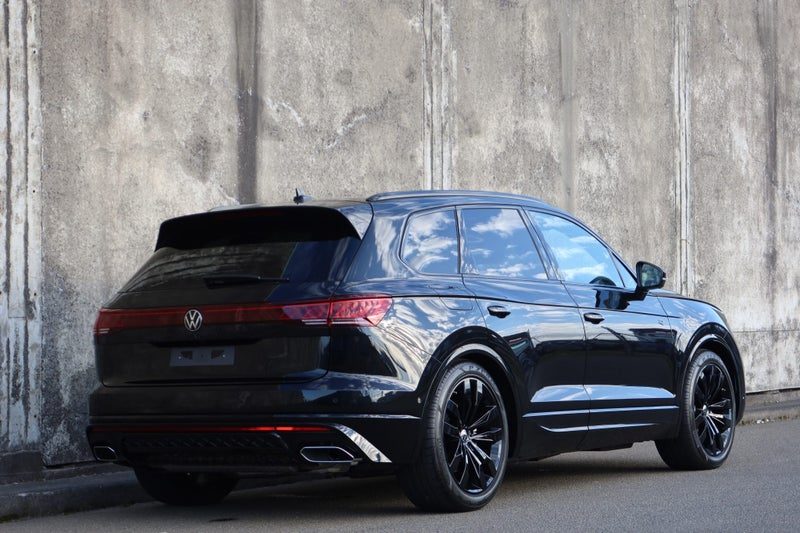 2026 Volkswagen Touareg V6S TDI R-Line, photo 3