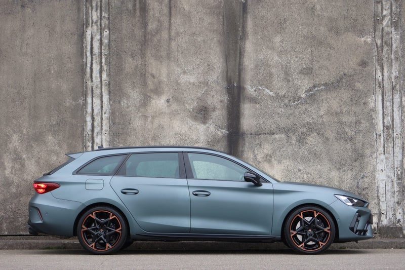 2026 Cupra Leon VZ Sportstourer, photo 2