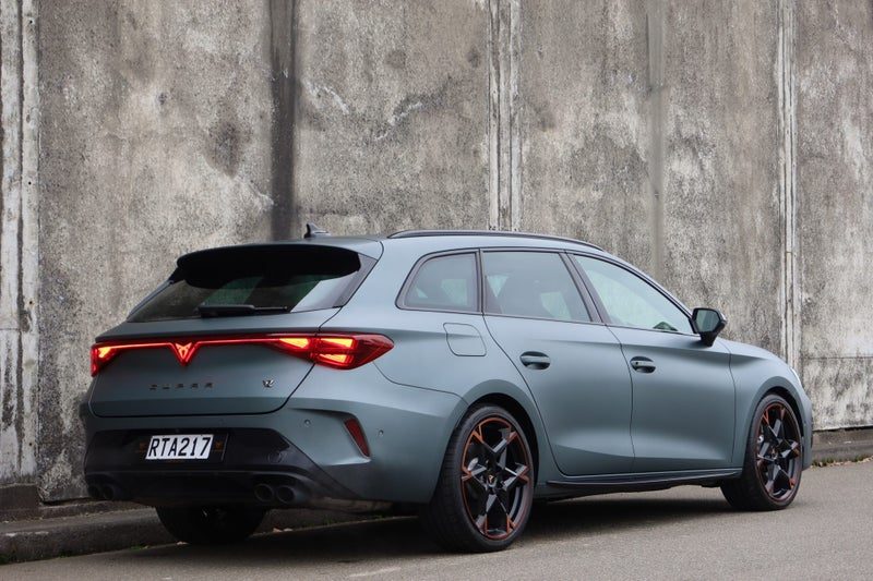 2026 Cupra Leon VZ Sportstourer, photo 3