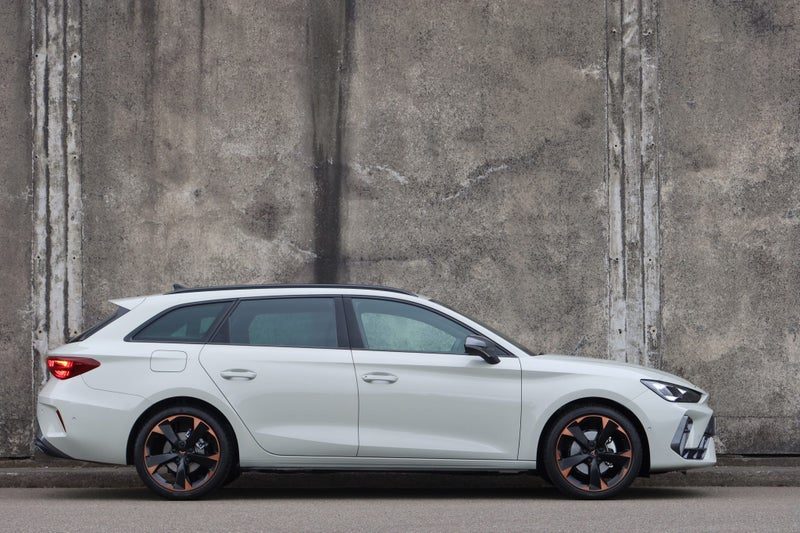 2026 Cupra Leon V Sportstourer, photo 2