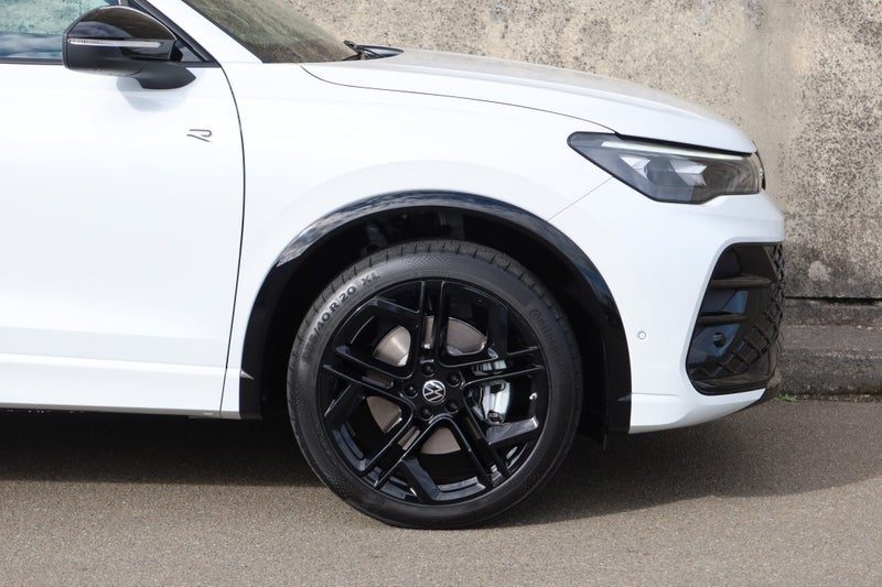 2026 Volkswagen Tiguan R-Line, photo 3