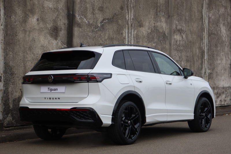 2026 Volkswagen Tiguan R-Line, photo 3