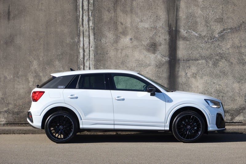 2026 Audi Q2 40 TFSI Dynamic Black Edition, photo 2