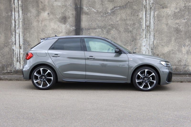 2025 Audi A1 35 TFSI S line, photo 2