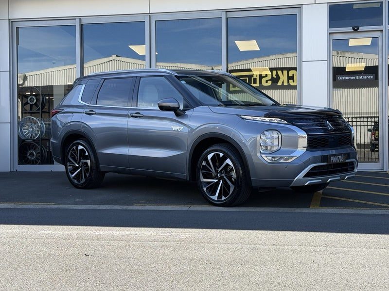 2022 Mitsubishi Outlander VRX 7 Seater