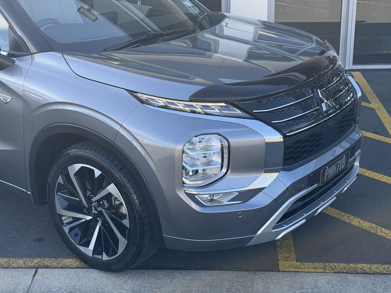 2022 Mitsubishi Outlander VRX 7 Seater, photo 2