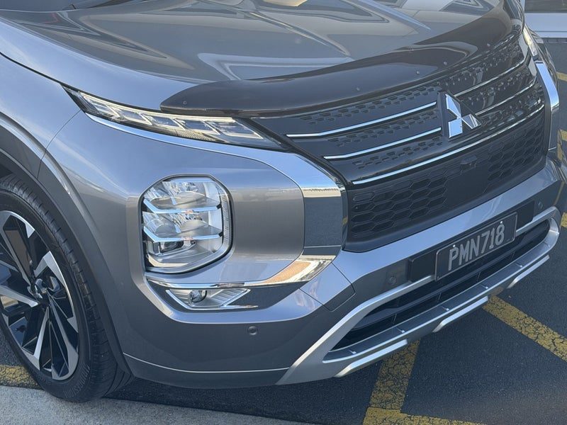 2022 Mitsubishi Outlander VRX 7 Seater, photo 3