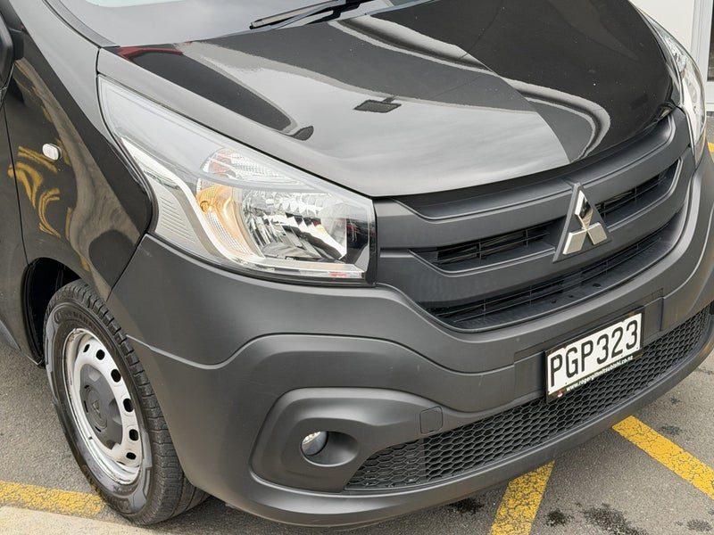 2022 Mitsubishi Express SWB, photo 3