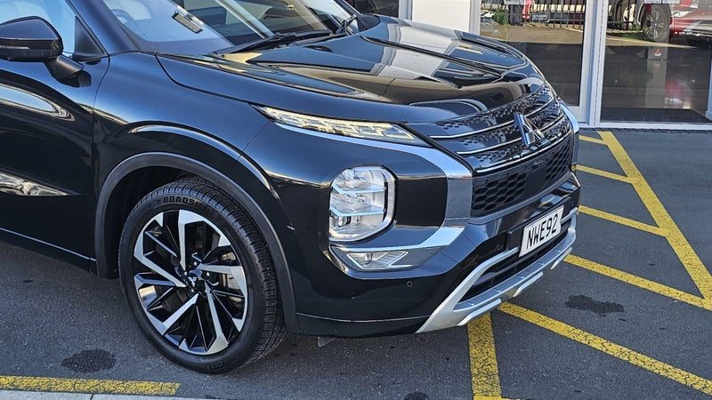 2021 Mitsubishi Outlander VRX 7 Seater, photo 2