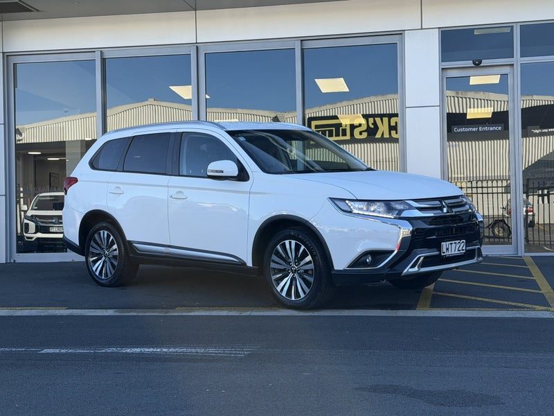 2018 Mitsubishi Outlander XLS 7 Seater, photo 2