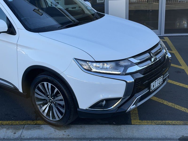 2018 Mitsubishi Outlander XLS 7 Seater, photo 3