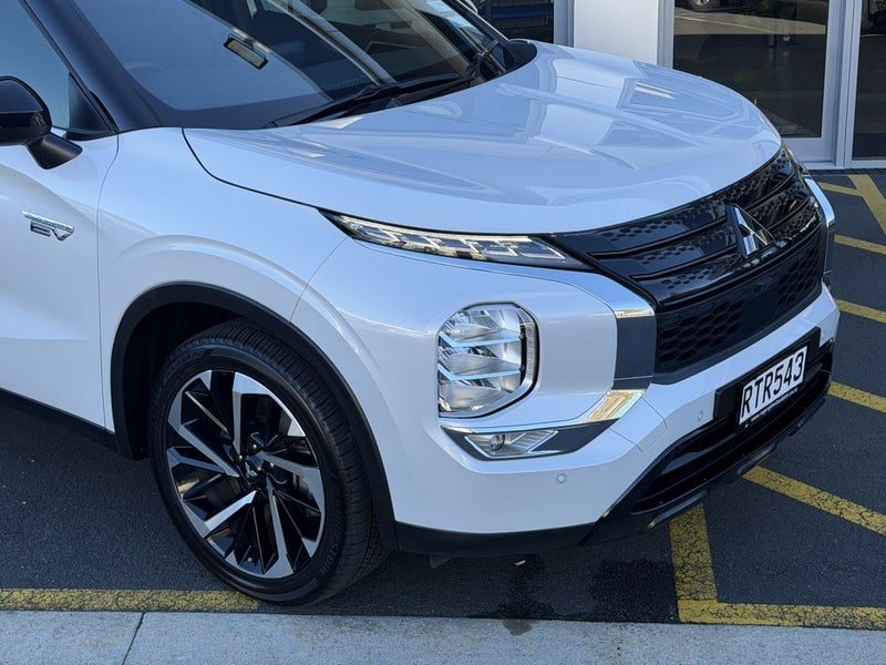2023 Mitsubishi Outlander Sport 7 Seater, photo 2
